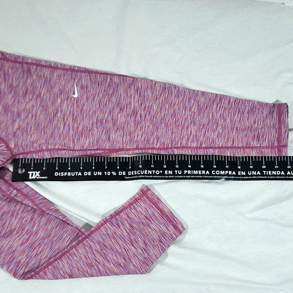 NWT Nike Pro Women's Glaze Pink Dri-Fit High-Waisted Crop Tights, Size Medium - Picture 4 of 10